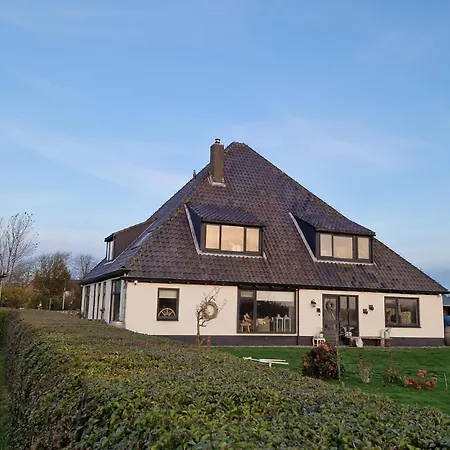 Bed & Breakfast Aan De Hoge Berg Den Burg